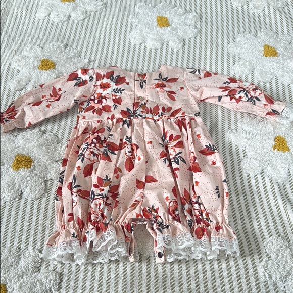 Haute Baby
Girl's Autumn Love Bubble Romper, Size Newborn-12M - Picture 9 of 12